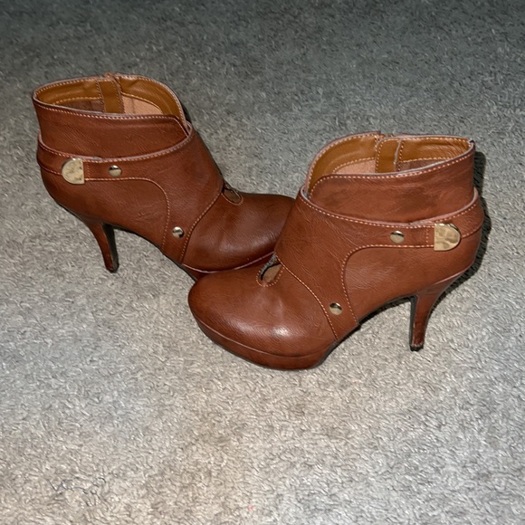 Booties - Picture 3 of 4